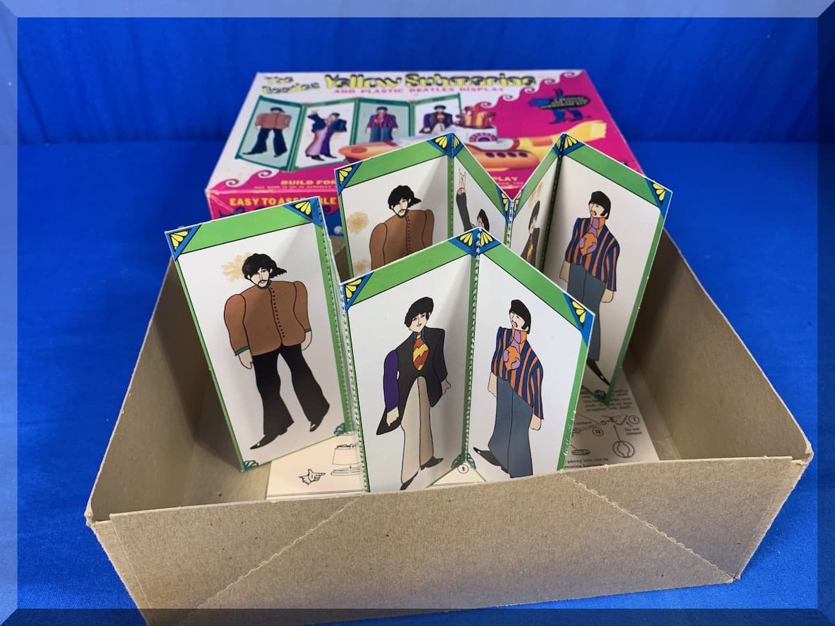 THE BEATLES YELLOW SUBMARINE DISPLAY PLASTIC MODEL KIT 617-200