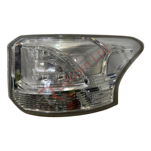 MITSUBISHI OUTLANDER PHEV 2013-2015 REAR TAIL LIGHT RIGHT SIDE 8330B104