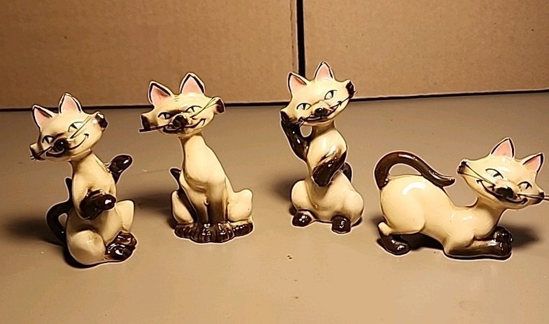 Vintage Non Disney Salt And Pepper Siamese Cat Figurines Lot