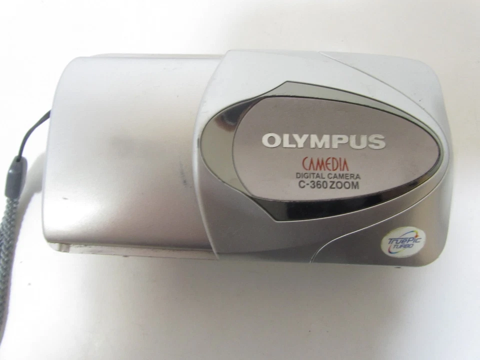 Olympus Camedia C-360 Zoom Digital Camera Silver + Bits Working - Image 2 of 4
