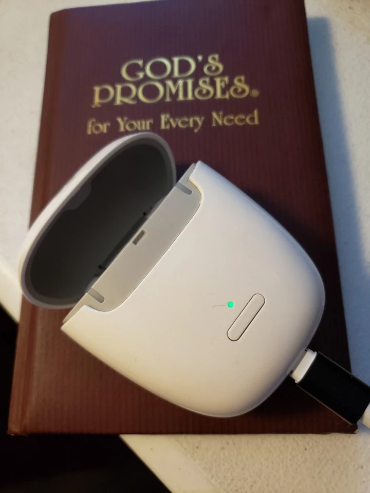 Signia Pure Portable Charger RIC with USB Charging Cable - Image 4 of 4