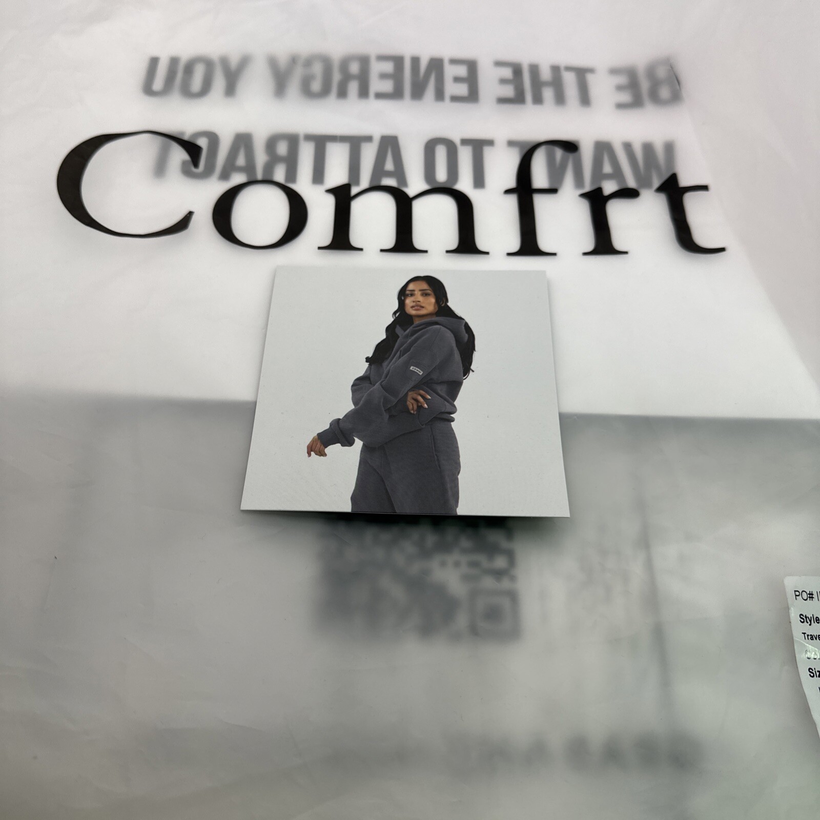 Comfrt Travel Essentials Unisex Sweat Pants.  Size Medium. Steel Grey