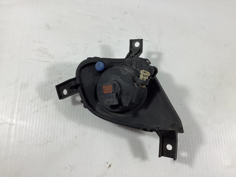 2009-2013 BMW 328I XDRIVE  FRONT LEFT DRIVER SIDE FOG LIGHT OEM . - Image 2 of 4