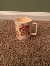 Vintage 1980 Deka Strawberry Shortcake Plastic Cup Mug American Greeting Corp.
