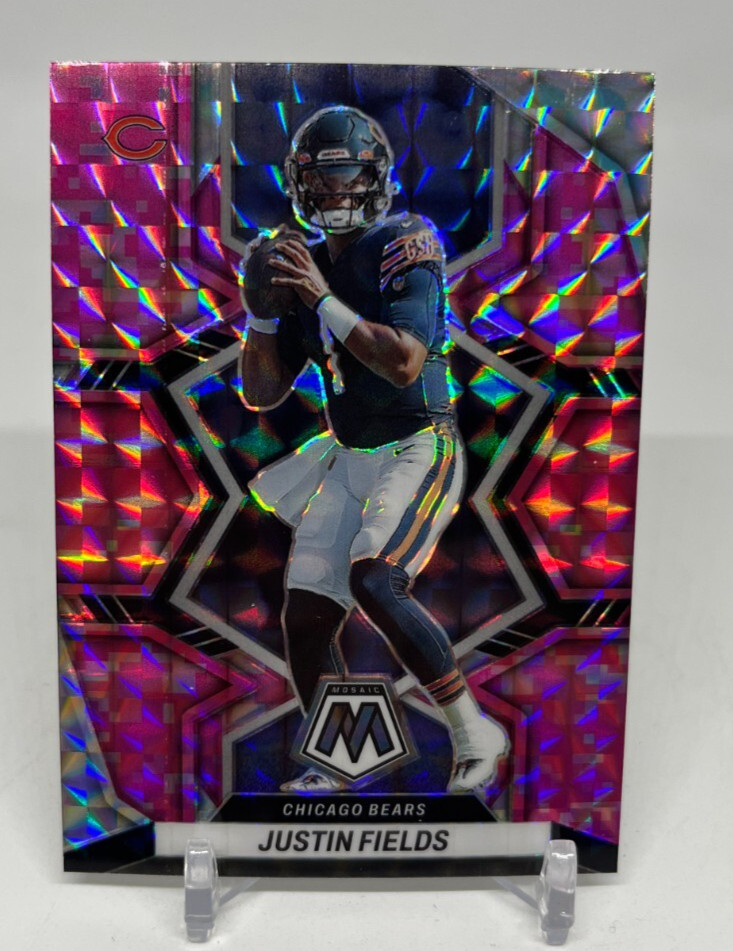 2022 Panini Mosaic Justin Fields #33 Camo Pink Mosaic Prizm