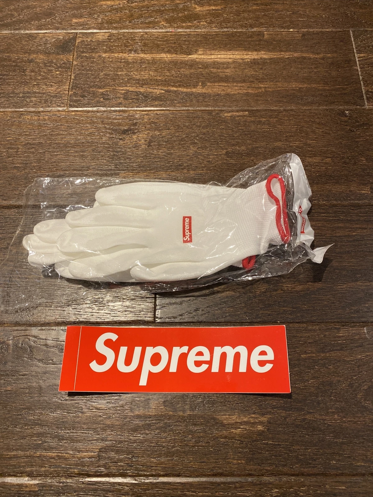 Supreme Rubberized Gloves White FW20A60 Size OS One Size New And Sticker