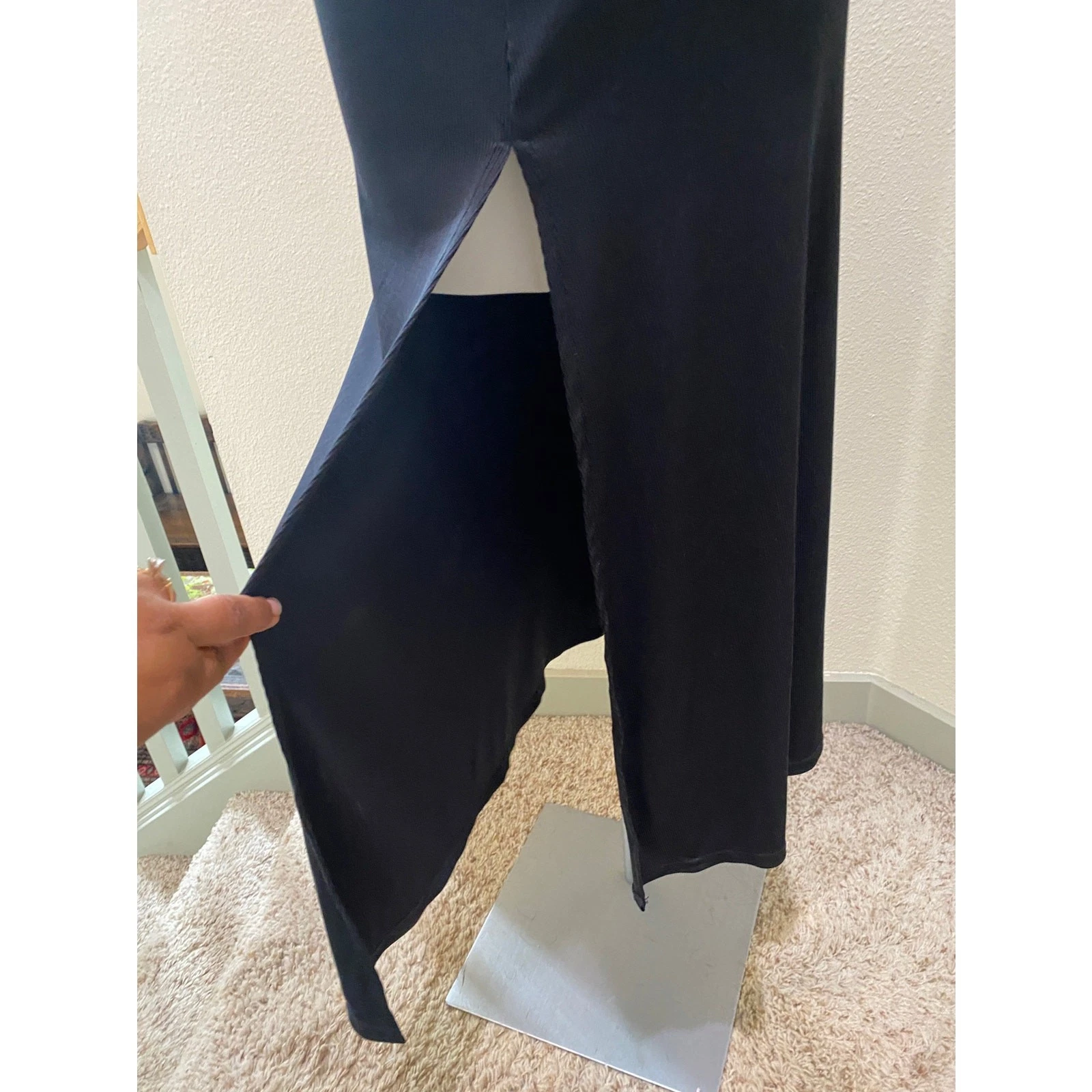 UNDERCOVER Abito nero Victoria Secret V profonda sul retro