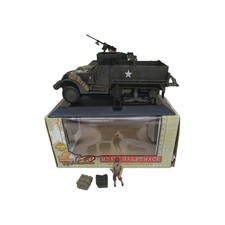 21st-Century Toys Ultimate Soldier 1/18 US Army M3A3 HalfTrack & Soldier & Guns
