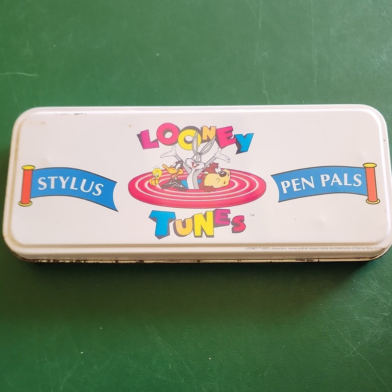 Looney Tunes Metal Pencil Tin Case w/ Bugs Bunny Daffy Duck Tweety Taz