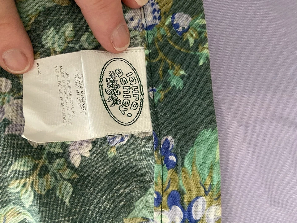 Juego de cama Laura Ashley Bramble Blue Berry de colección 2 fundas de almohada estándar 30x26" Foto 2 de 4