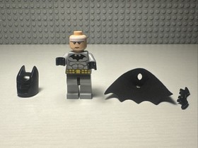 LEGO Batman Minifigure Classic 2006 Light Gray Suit 7780 7779 7782 Excellent