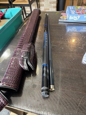 Authentic STRIKER Pool Cue Billiards Stick Arro Straight 19oz Titanium With Case