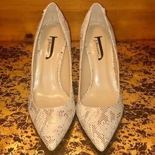 NWOT J. Rene Heels