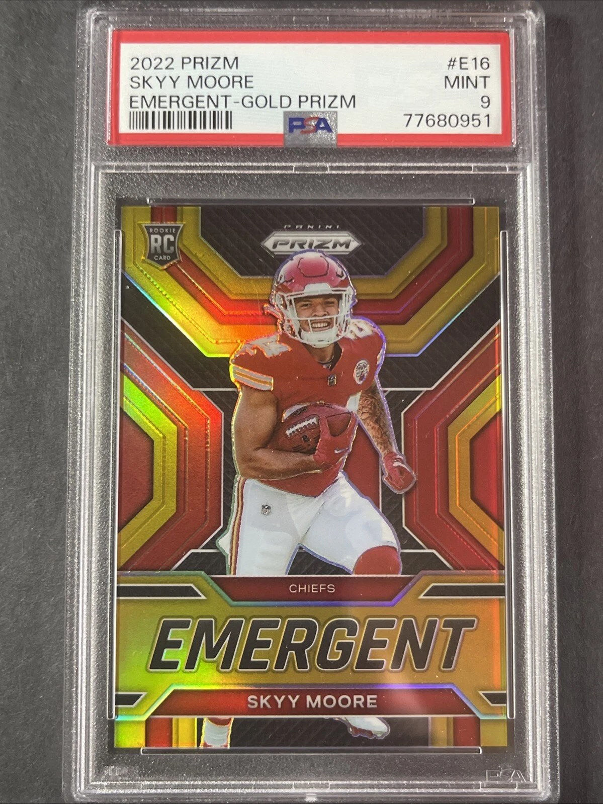 Skyy Moore Panini Prizm Emergent #E16 Gold Prizm
