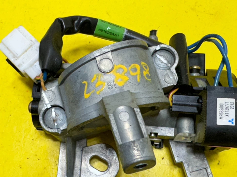 1999-2003 MITSUBISHI GALANT IGNITION switch lock w/key OEM MR583000 - Imagem 2 de 4