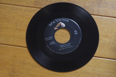 GLENN MILLER 45RPM 7'' RECORD ''RUNNIN WILD'' RCA VICTOR E13-217
