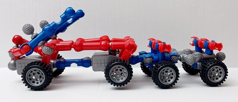 ZoobMobile Fastback H2H Pre-Owned Complete set 45 pieces with 2 pullback motors - Image 2 of 4