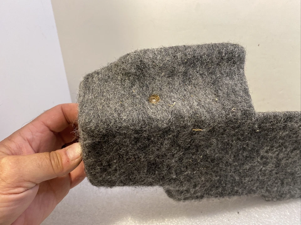 Oldsmobile Cutlass Supreme 1995 convertible alfombra maletero cubiertas de resorte Foto 4 de 4