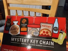 Open Box New H-E-B Brand Shop Key Chain Midtown By HEB Pizza Box Keychain
