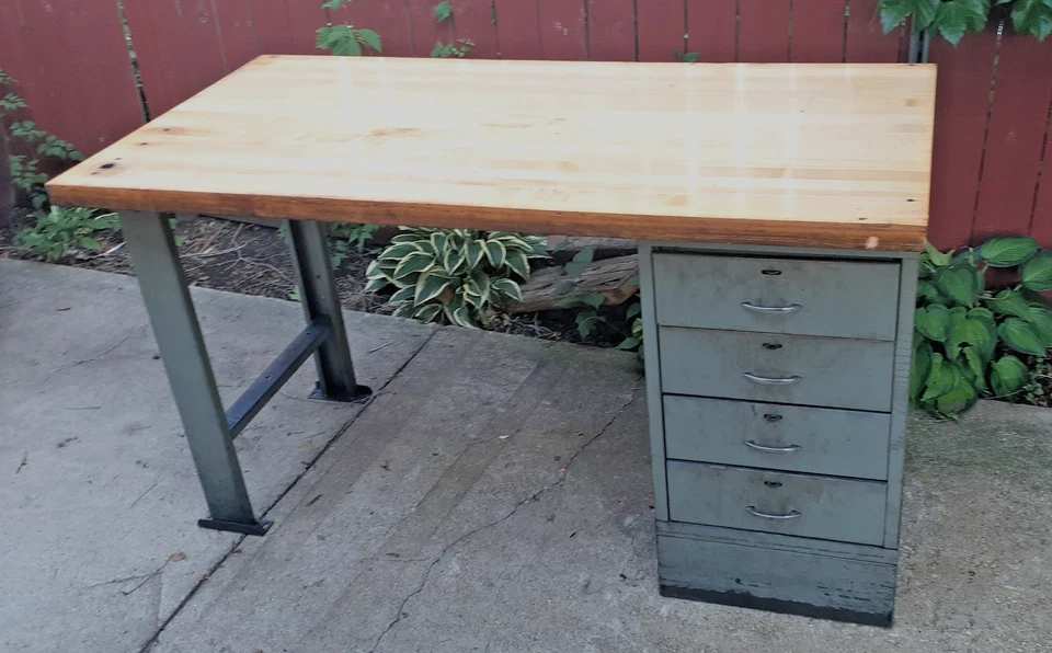 Banco de Trabajo Grizzly 30x60x34h, 1 3/4" Bloque Carnicero Superior, 4 Cajones Pedistal - EE. UU. Foto 2 de 4