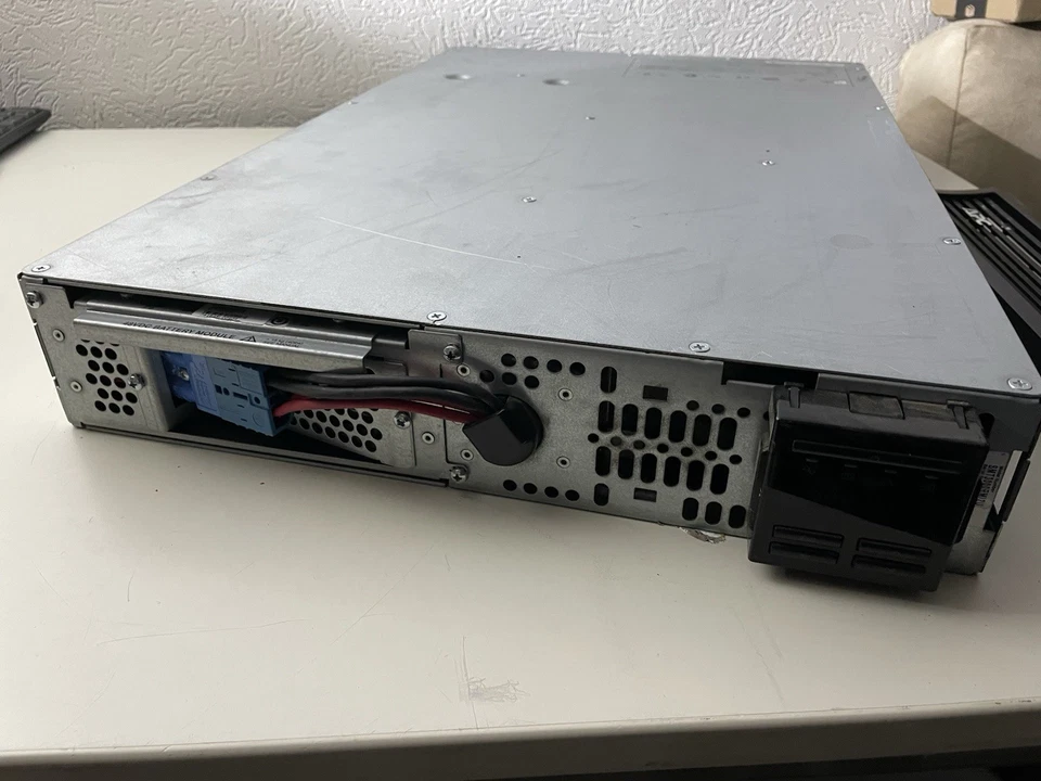 APC Smart-UPS 3000 - Image 2 of 3