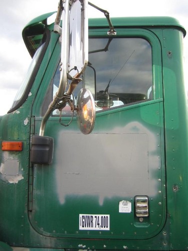 For 2005 INTERNATIONAL 9200I 2000-2005 DOOR ASSEMBLY Left , MD