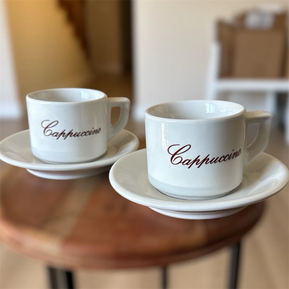 Juegos de tazas y platillos de capuchino ACF blancos con escritura marrón hechos en Italia - Juego de 2 Foto 2 de 4