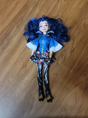 Descendants Doll Evie ~ Isle of the Lost blue hair daughter of evil queen mirror