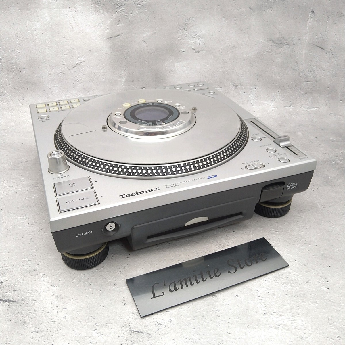 Technics SL-DZ1200 Silver Direct Drive DJ Turntable Player Technics SL-DZ1200 Silver Direct Drive DJ Turntable Player