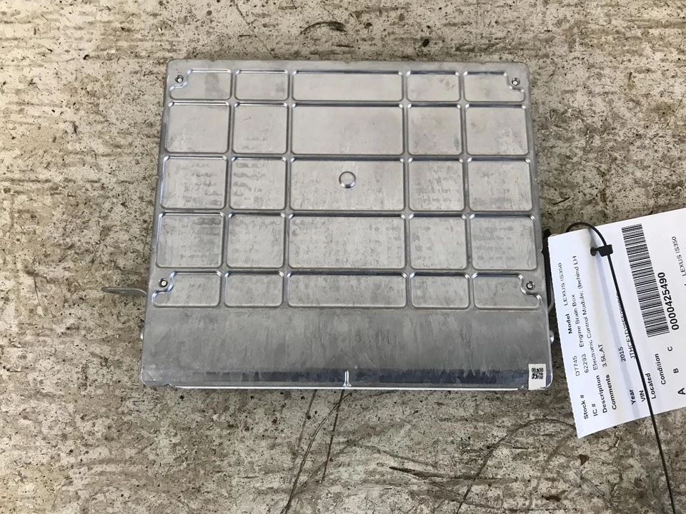 Módulo de control del motor usado (ECM) se adapta a: módulo de control electrónico Lexus IS350 2015 Foto 2 de 4