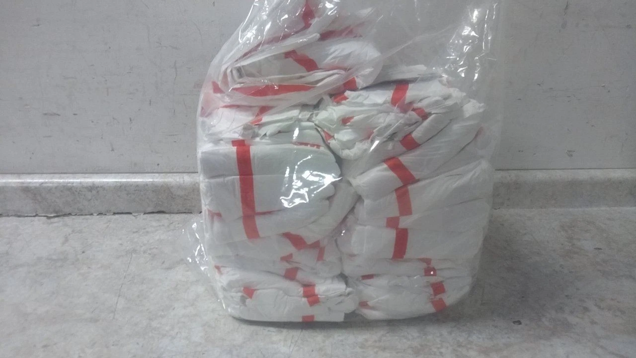 3M 4565-BLK-M 25 Pk Size M Non-Porous Film Laminate Disposable Coveralls - product detail image 9