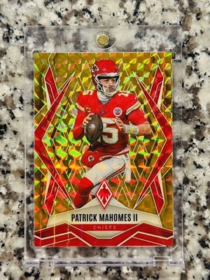 2025 Panini Phoenix - Patrick Mahomes II - Gold Pyramids Case Hit SSP Chiefs /10