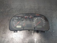 Volkswagen Bora 2000 Benzin Geschwindigkeitsmesser Cockpit 1J0920826AX 77kW