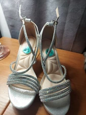 Top Moda Women's Rhinestone Embellished Open Toe Chunky Heels Size 5 1/2