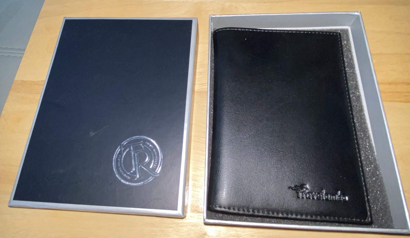 Travelambo Slim Leather Wallet in Premium Gift Box-image