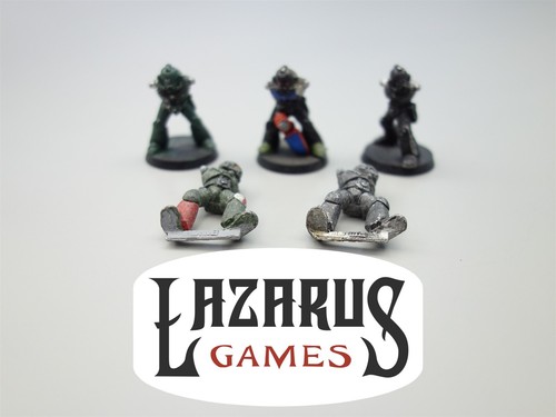 Warhammer 40K Space Marines - 5 classic figures (painted oop metal)