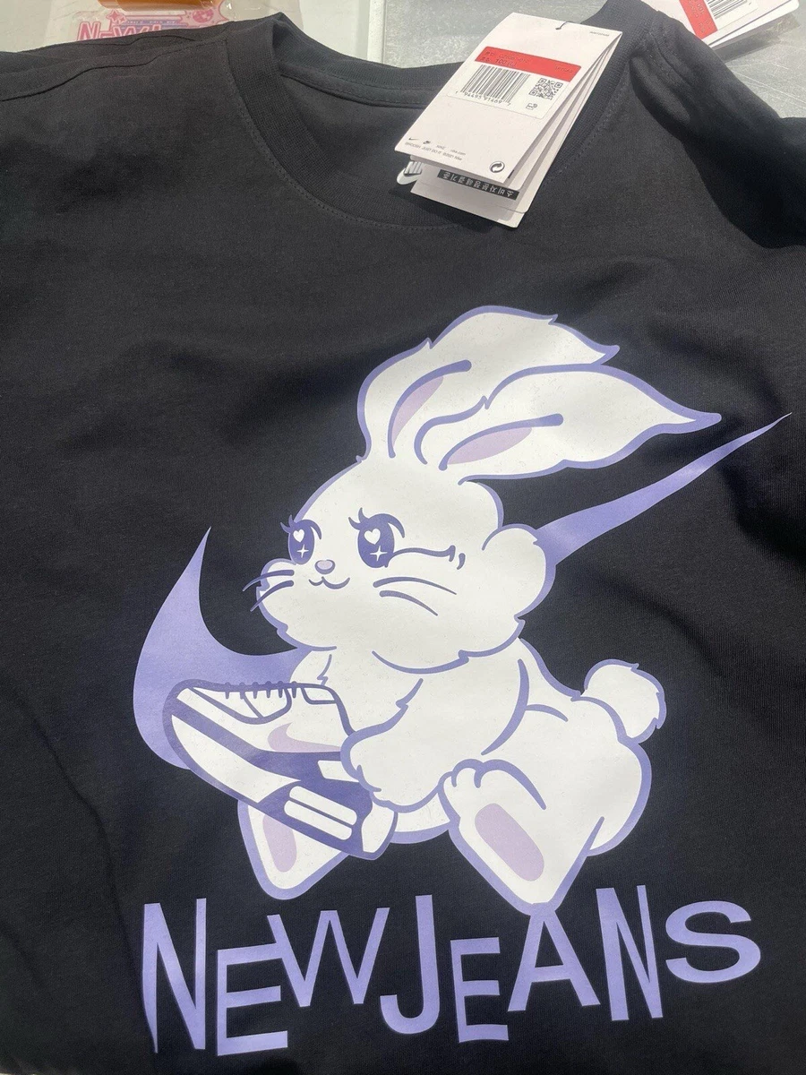 newjeans nike Tシャツ公式