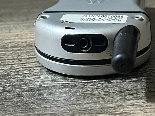 Genuine Motorola V 70 Silver Color Unlocked Untested - 第 8/16 張圖片