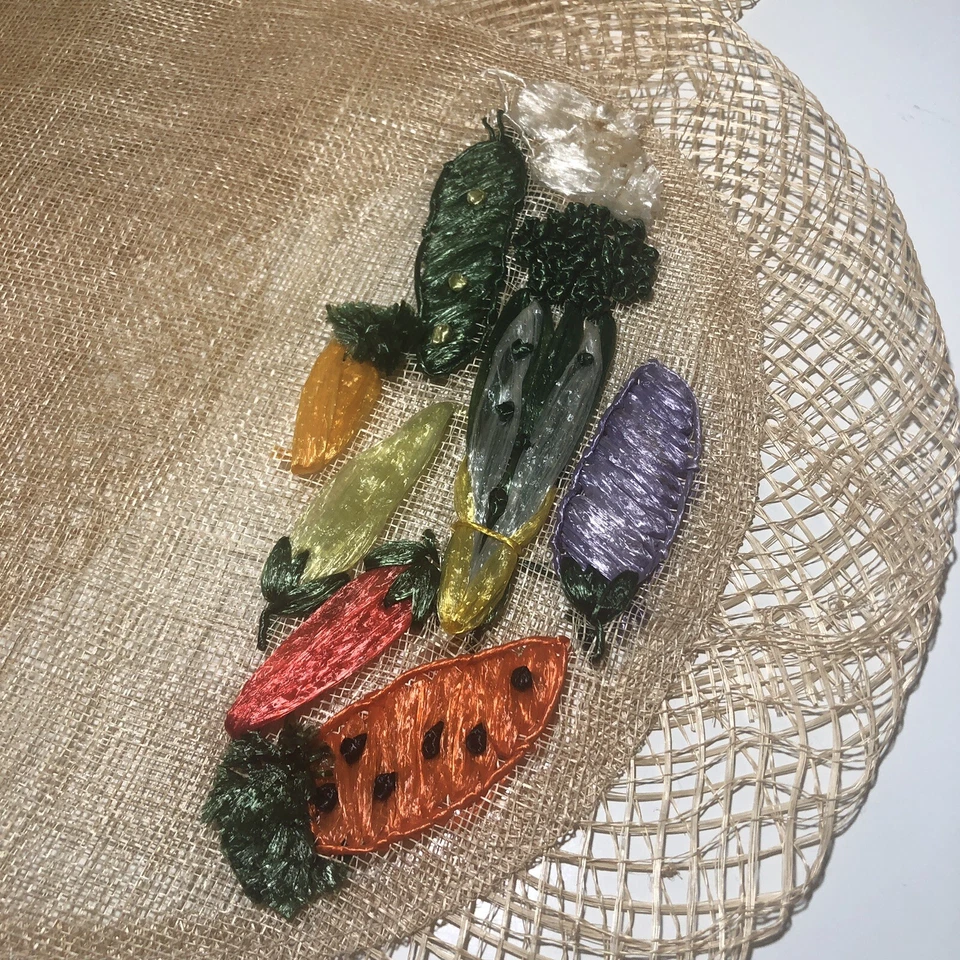 VTG Woven Straw Placemats Natural 18” Oval SET OF 13 Fruit Veggies Accents On 4 - Image 4 of 4