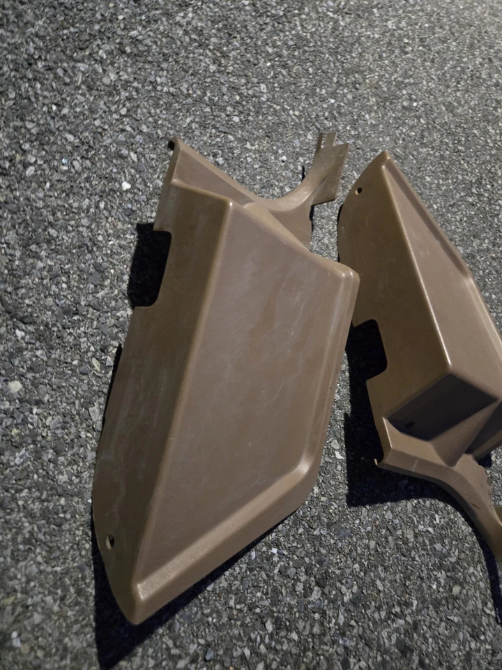 Ford Bronco 1980-1991 80-91 cinturón de seguridad retractor cubiertas par de piso bronceado OEM Foto 3 de 4