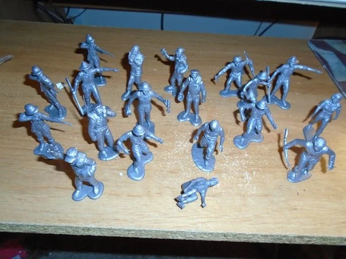 19 RE-ISSUE  MARX SAFARI ADVENTURE ACTION FIGURE