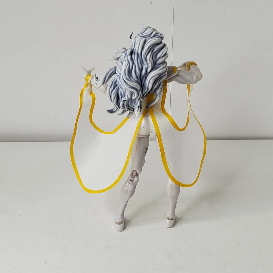 Marvel Legends Uncanny X-men 80 Years Storm 6" Figure Hasbro 2018 White Suit - Image 4 of 4