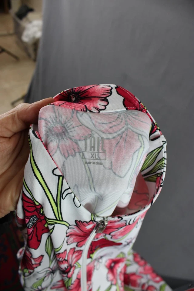 Camisa feminina cauda vermelha verde branca estampa floral 1/4 zíper sem mangas GG - Imagem 3 de 4