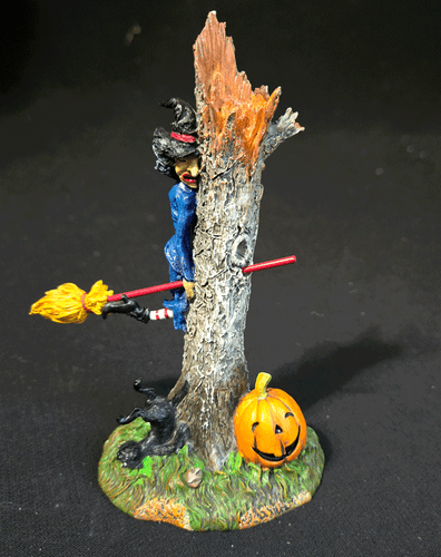 Departamento 56 Halloween Village Honesto ¡Este árbol salió de la nada! 56.53158 - Imagen 2 de 5