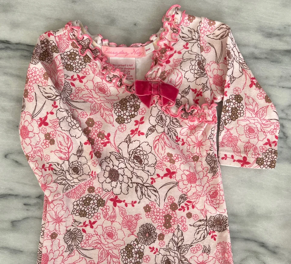 Manta de una pieza Everyday Nay para bebé niña 6M rosa floral algodón broches de presión 2 piezas Foto 3 de 4