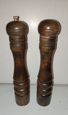 NEW OLD STOCK VINTAGE 10" TRADITIONAL PEPPER MILL SALT SHAKER SET WALNUT FINISH
