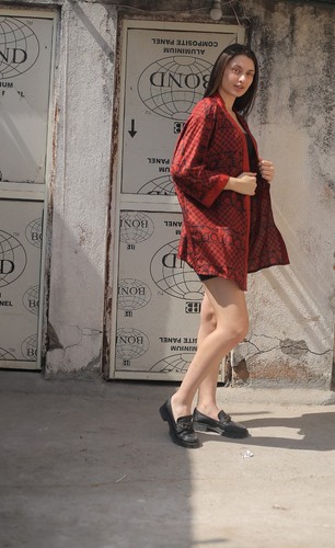 Pure Seda Corto Kimono Abrigo Duster Chaqueta Cárdigan Capa Suelta Bata Rojo Ps - Imagen 7 de 10