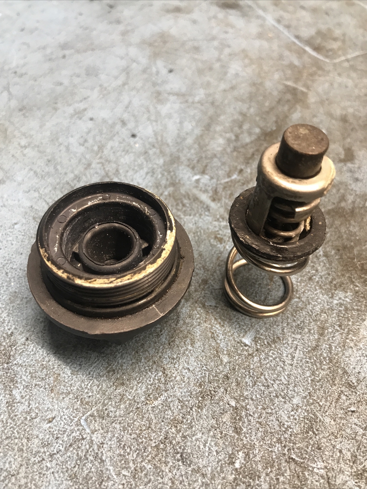 OS2881 EVINRUDE OMC JOHNSON 55HP, 2009, THERMOSTAT COVER ASSY, 0338632