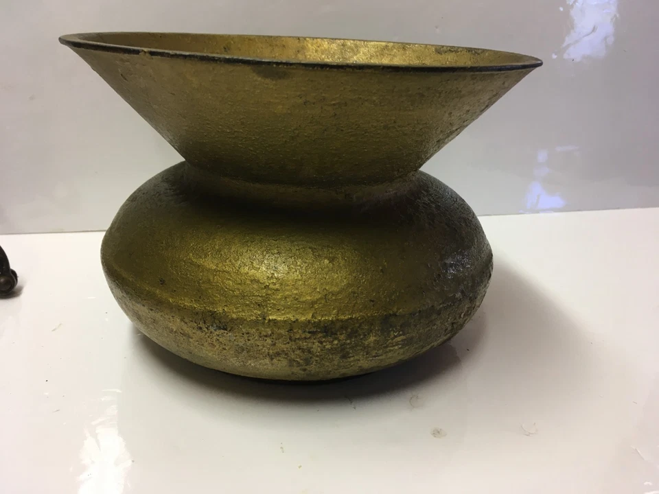 Antique Railroad/Railway Cast Iron Spittoon C.P.R. Collectible,canadian pacific - Image 2 of 4