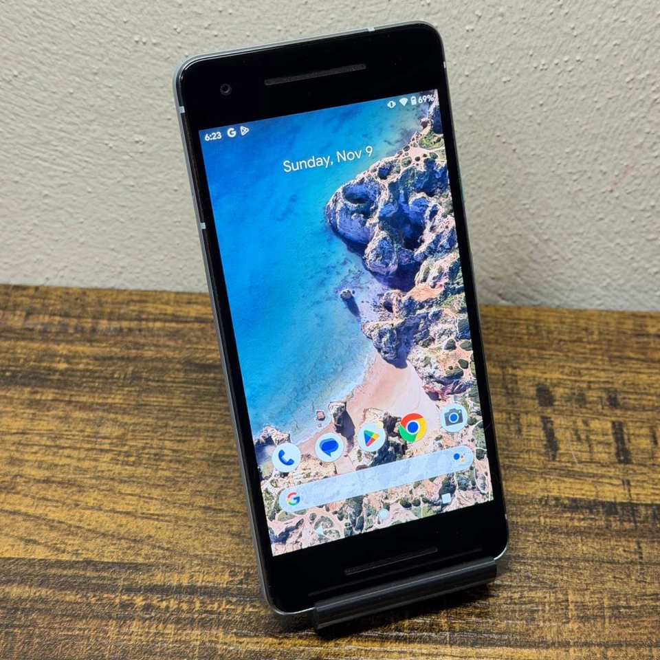 Google Pixel 2 64GB Clearly White Unlocked - Excellent Condition - Image 3 of 4